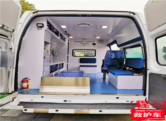 福特全顺新世代V348长轴救护车(钻石福星高顶）