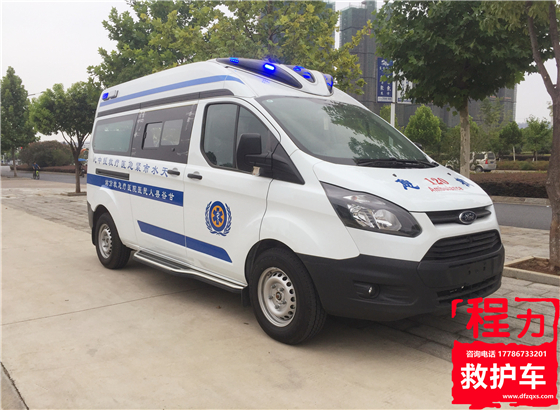 福特新全顺V362中轴中顶美式警灯（汽油版）救护车